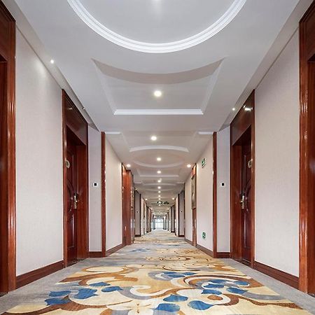 Vienna Hotel Shenzhen Pingshan Shenshan Road Екстер'єр фото